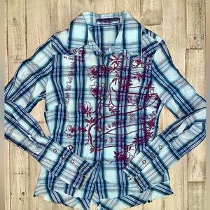 Women’s size 2 snap up collared shirt boutique from Boston imported from France